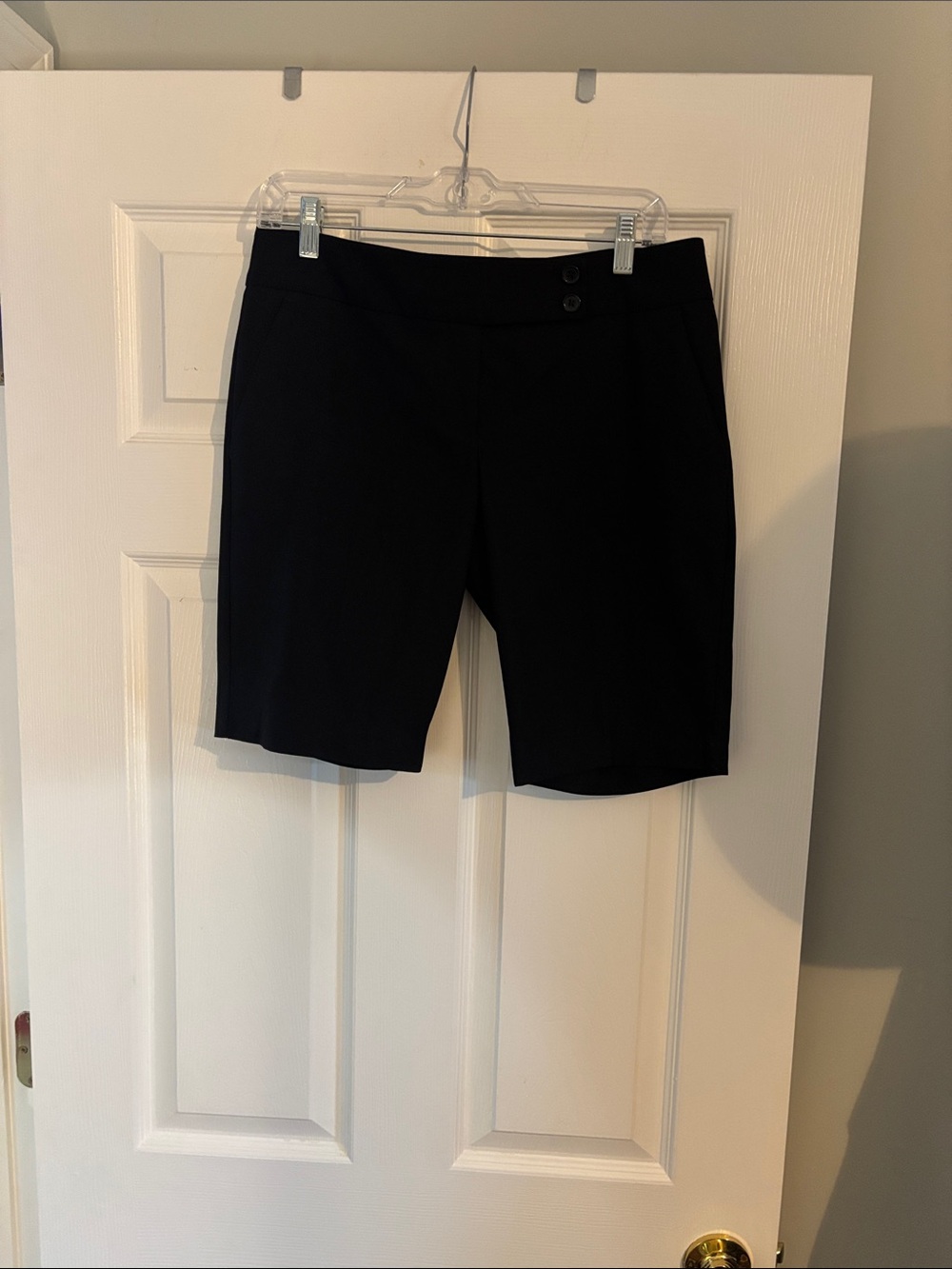 The Limited Black Women’s Bermuda  Shorts Size 6